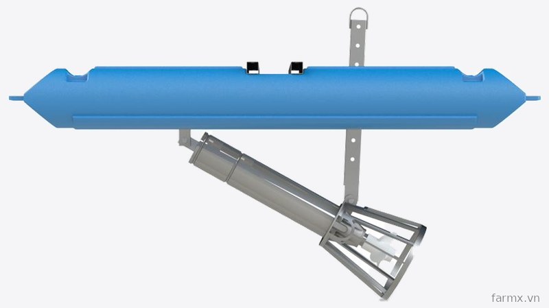 Máy sục khí FarmX OxyJet dưới nhìn ngang, phao xanh dài, thân bơm chìm và chân vịt inox nằm xiên dưới phao